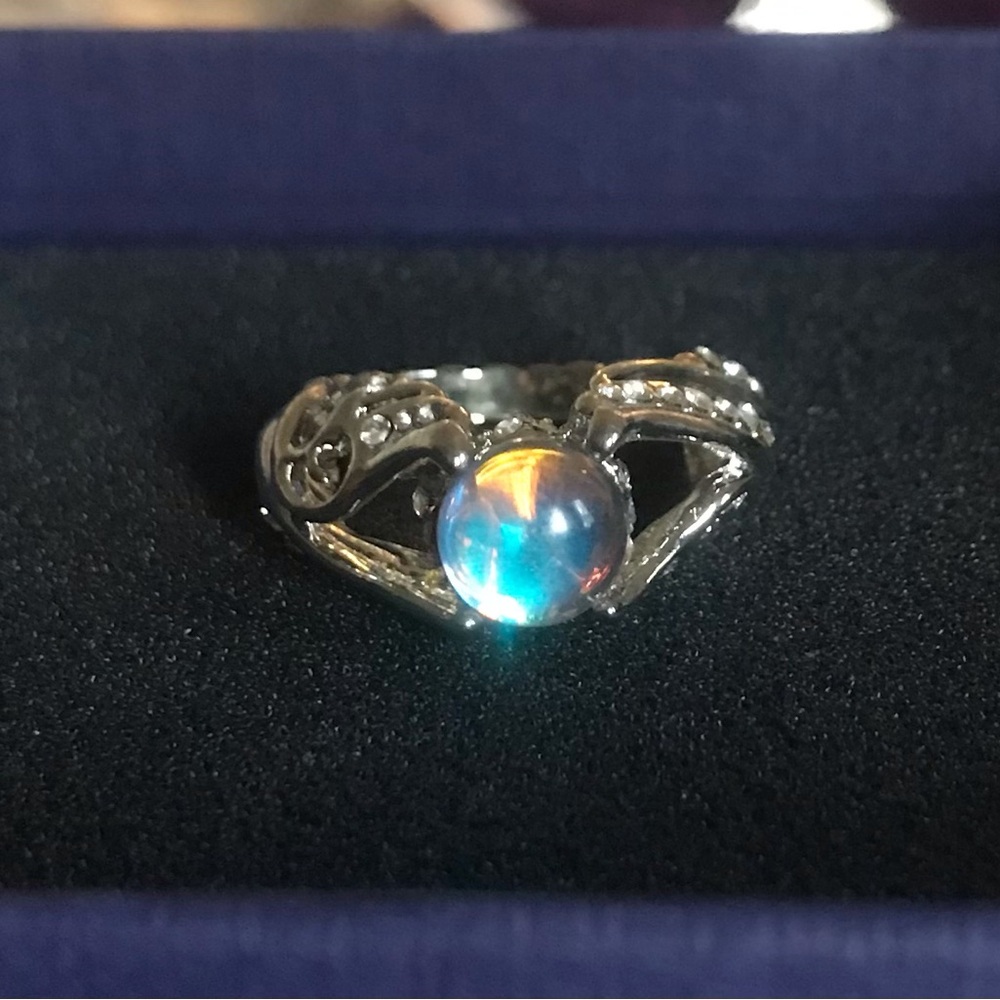 Elegant Sterling Silver and Moonstone Ring